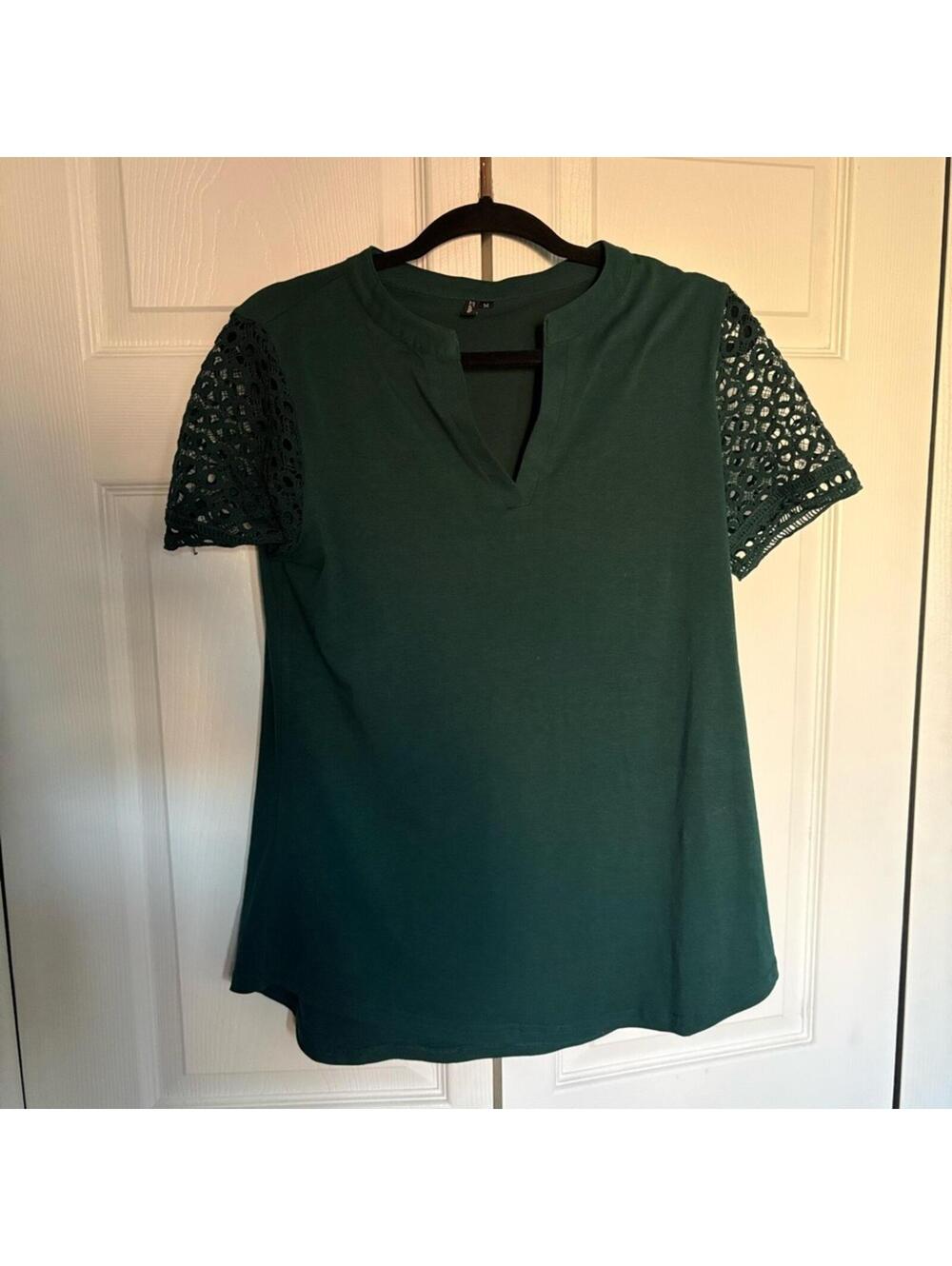 Elegant Green Lace Sleeve Top